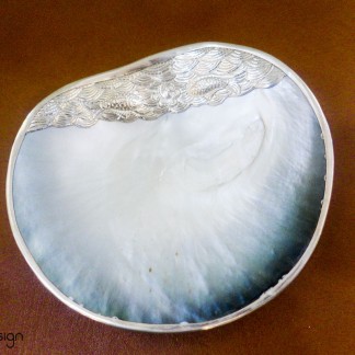 Mother of pearl plate with silver plated patterns